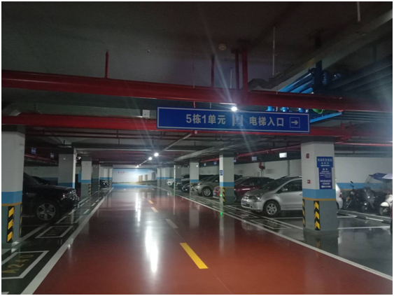 金剛砂耐磨地坪為什么會褪色？色彩不均勻？